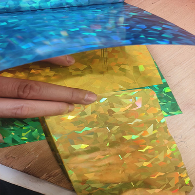 Exporteur professionnel de films holographiques/lasers Pvc à 180 microns, accepte les produits laser personnalisés et les produits laser métallisés en Pvc