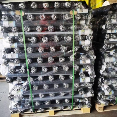 90g 100g 200g 250g Polypropylène barrière de lutte contre les mauvaises herbes tapis de lutte contre les mauvaises herbes noir en rouleau