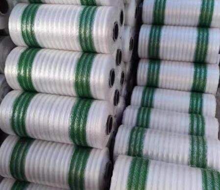 Réseau d' enveloppe de baleines en HDPE vierge pour l' agriculture, Réseau d' alimentation de baleines rondes, Réseau de déformation de baleines de paille