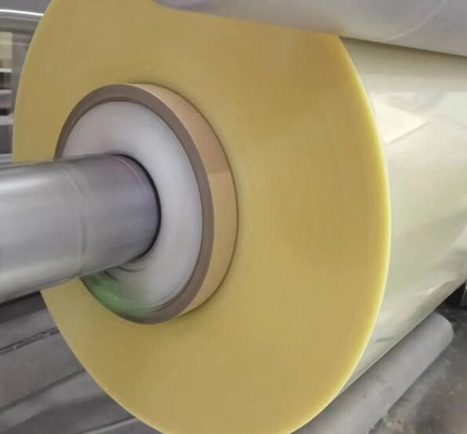 Étiquettes en PVC en rouleau de film rétrécissant pour la chaleur Emballage de protéines en poudre Bouteilles de jus D'eau Cannes de verre Boisson