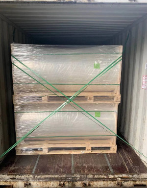 Couleur jaune PE rétrécissant par la chaleur / LLDPE film étirable pour emballage bouteille / emballage de boissons protecteur