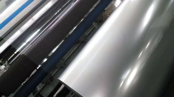 Impression et stratification Bon film d'oxyde d'aluminium à haute barrière transparent pour animaux de compagnie pour emballage alimentaire peut être chauffé au micro-ondes