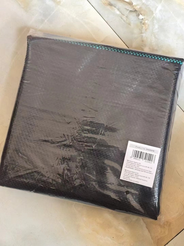 70-180GSM Tissu de lutte contre les mauvaises herbes non tissé en PP noir et vert pour désherber, tapis de désherbage en tissu