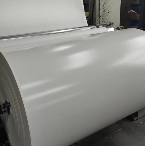 Papier en feuille de PU blanc de couleur solide pour le dos du contreplaqué et des panneaux MDF