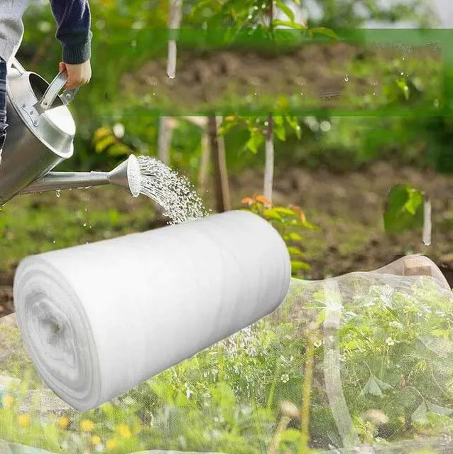 Réseau de protection contre les insectes pour les cultures pour les arbres fruitiers